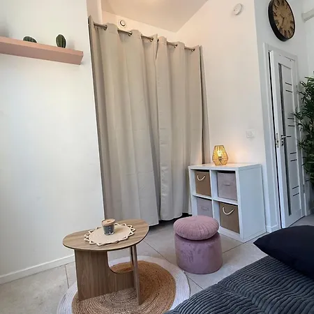 18m Renove Rdc Proche Commerces & Bus Апартаменти *
