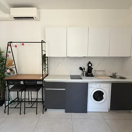 18m Renove Rdc Proche Commerces & Bus * Антіб
