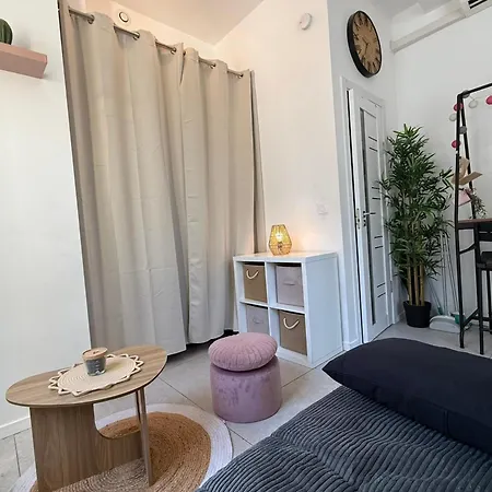 18m Renove Rdc Proche Commerces & Bus Апартаменти *