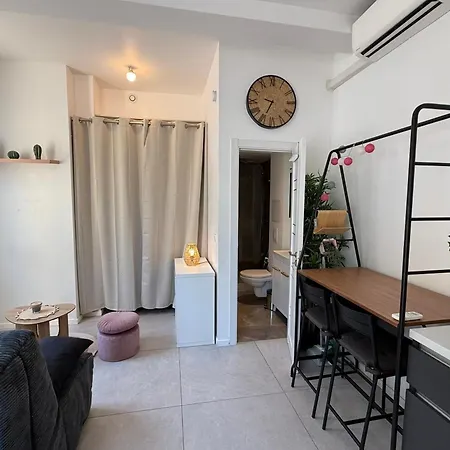 18m Renove Rdc Proche Commerces & Bus